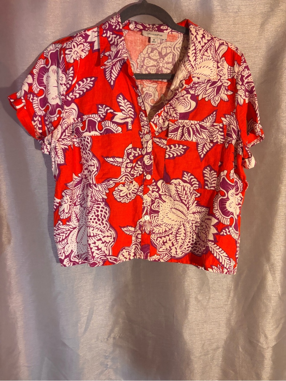 Floral Button-Front Short Sleeve Top in Red